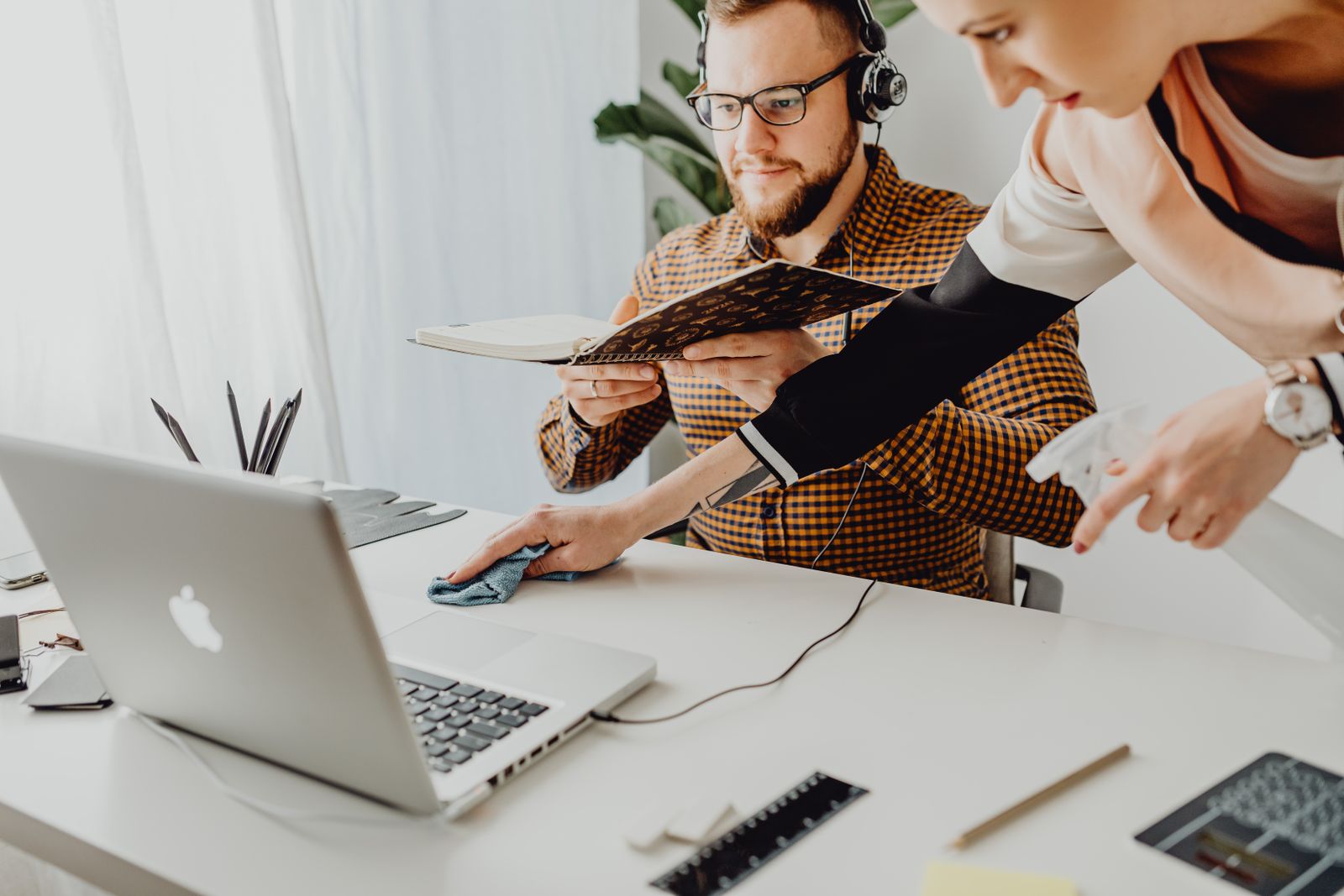 Temizlenmiş açık ofis alanı